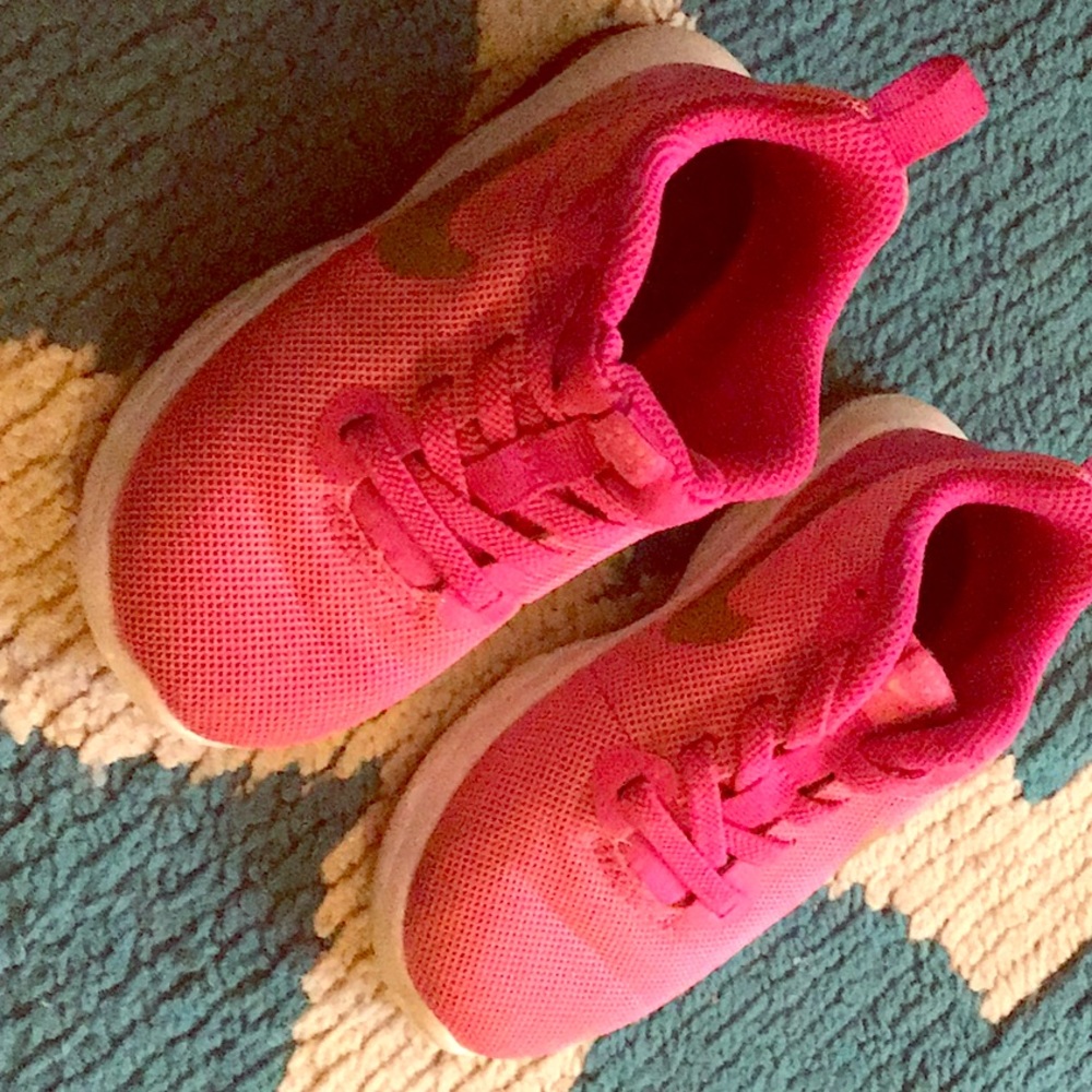 NIKE AIR girls tennis shoes 8c